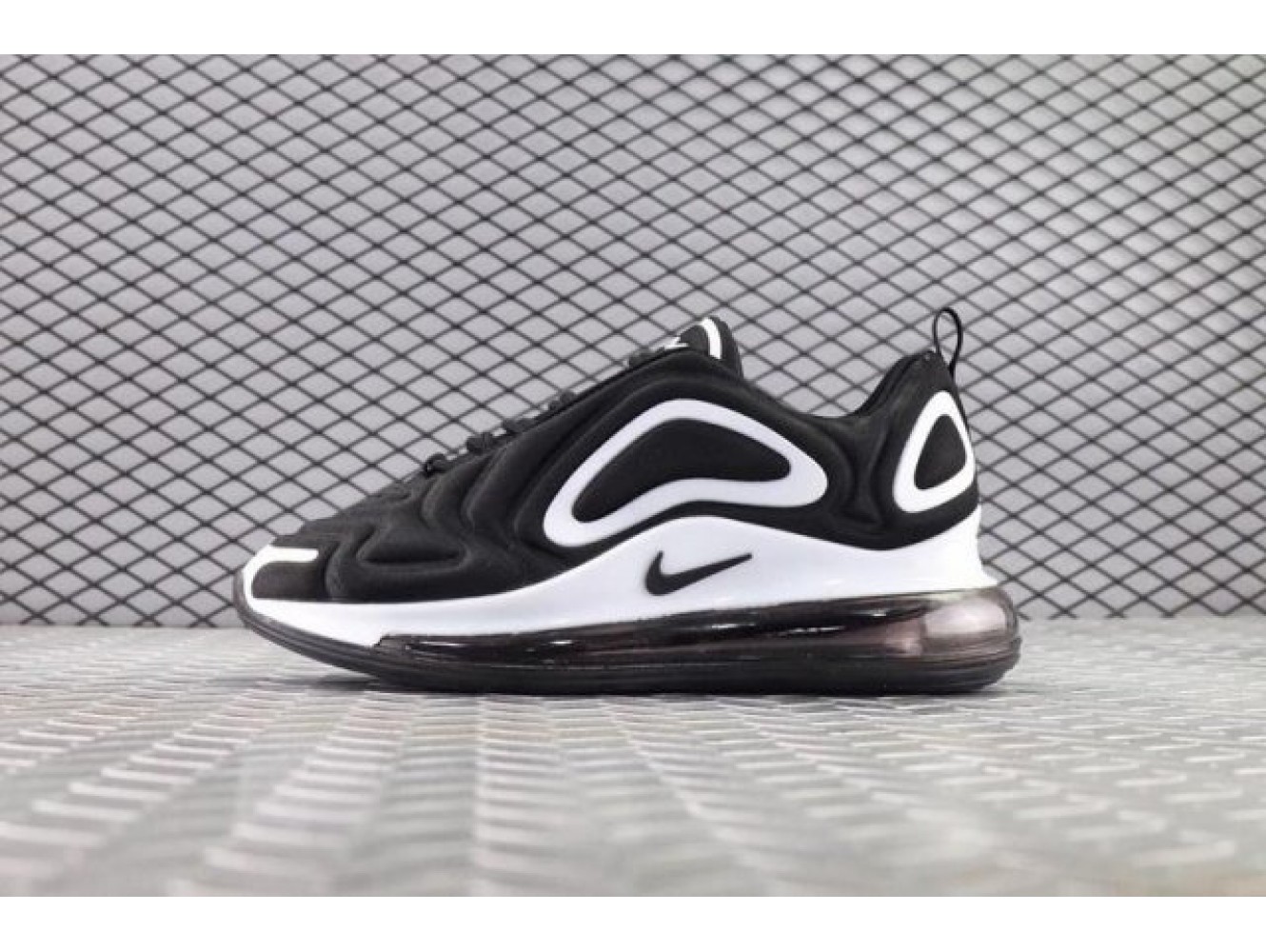 Nike Air Max 720 Black White